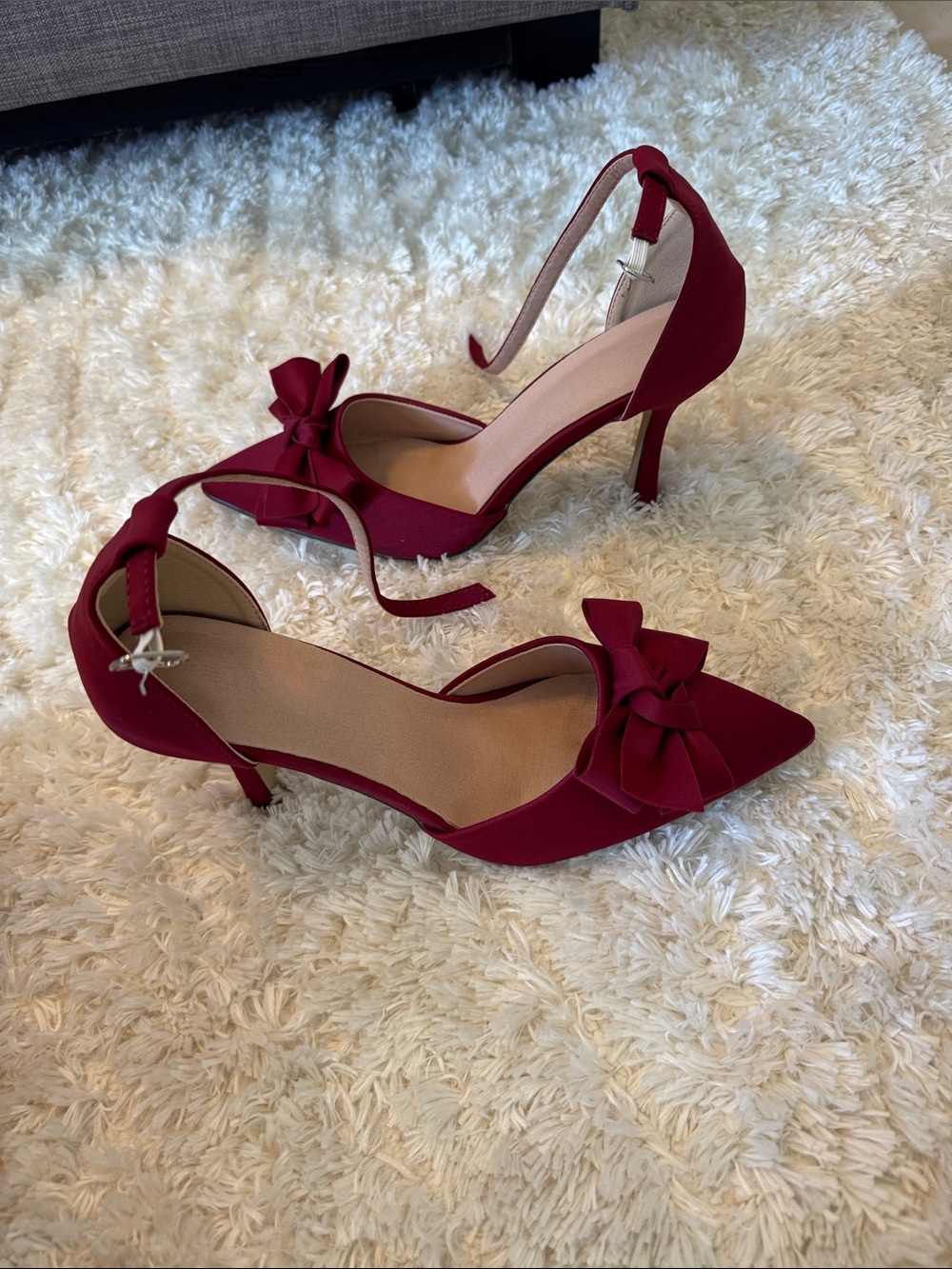 Pointed-Toe Burgundy Bow Ankle-Strap Heels - Picture 4 of 4